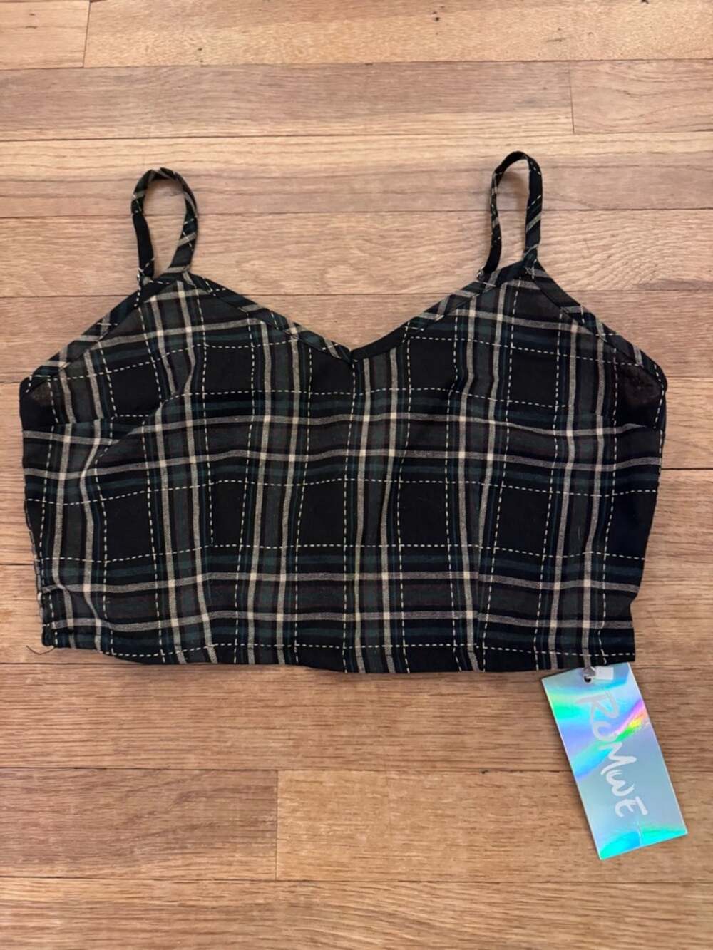NWT Romwe Women's Black Plaid Camisole Crop Top - Size 4
b37